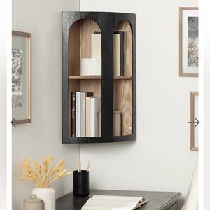 KATE & LAUREL NWT Elloree corner shelf with arched doors -black